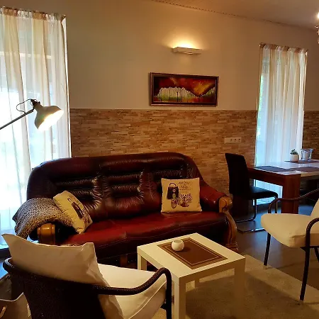 Kotedzas Prie Juros Holiday home *